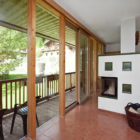 Cozy Masionette With Sauna Near Koenigsleiten Hébergement de vacances Wald im Pinzgau