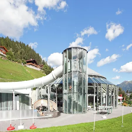 Cozy Masionette With Sauna Near Koenigsleiten Hébergement de vacances Wald im Pinzgau